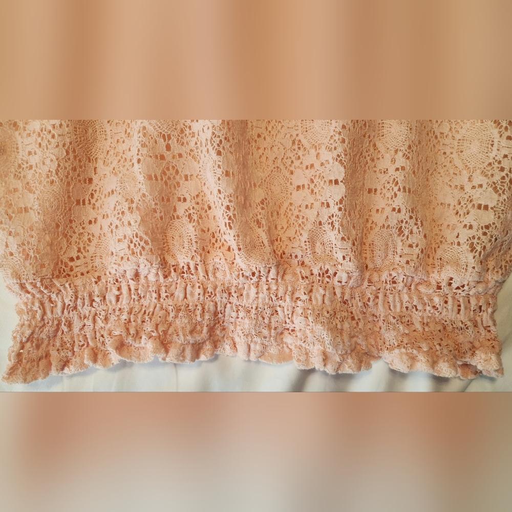 Black Poppy Women's Lace Crop Tank Top with Scoop Neck and Scoop Back Peach Med - Picture 5 of 5